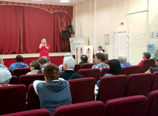 Елена Сафронова выступила в санатории им. Володарского